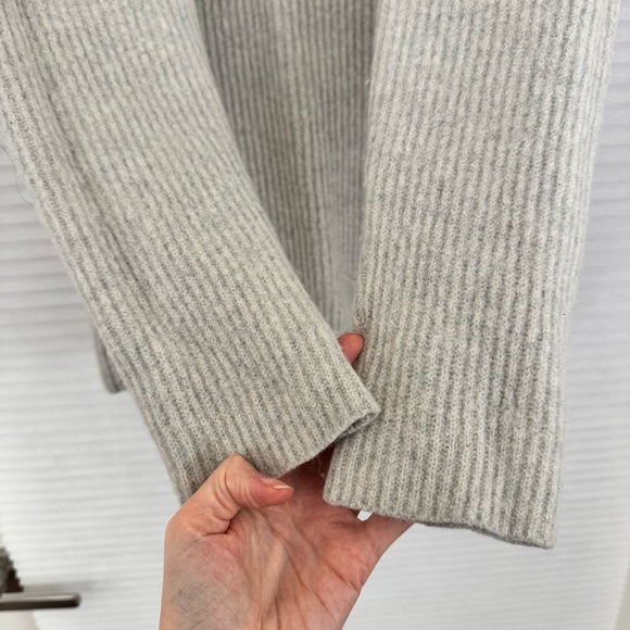 Uniqlo U Premium Lambswool Ribbed V-Neck Sweater by Christophe Lemaire S - Picture 8 of 12